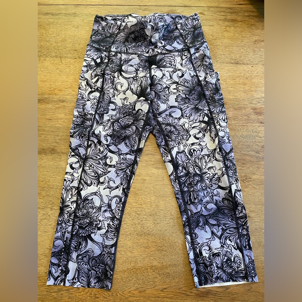 Lululemon fast and free crop nulux 19” size 6